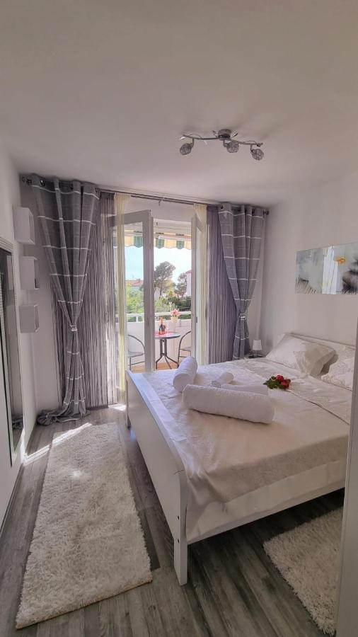 מאקרסקה Apartman Nikol מראה חיצוני תמונה